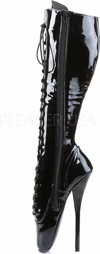 Ballet-2020 Glanzende Hoge Spitz Laars Met Extreme Stiletto Hak En Veters Zwart - Gothic Fetish - (EU 45 = US 14) - Devious 6 Ballet-2020 Glanzende Hoge Spitz Laars Met Extreme Stiletto Hak En Veters Zwart - Gothic Fetish - (EU 45 = US 14) - Devious - Afbeelding 4