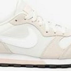 Nike MD Runner 2 - Sneakers - Dames - Maat 38 - Beige/Wit -Dames-schoenen Winkel 550x281 8