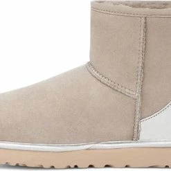 UGG Laarzen Vrouwen - Maat 39 -Dames-schoenen Winkel 550x345