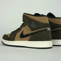 Nike Air Jordan 1 Mid Se ''Dark Chocolate'', DC7294-200, Maat 41, Bruin -Dames-schoenen Winkel 550x366 10