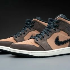 Nike Air Jordan 1 Mid Se ''Dark Chocolate'', DC7294-200, Maat 41, Bruin -Dames-schoenen Winkel 550x366 19