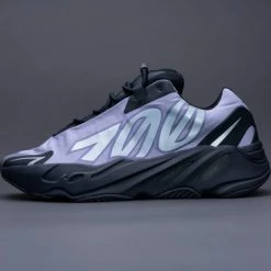 Adidas Yeezy Boost 700 MNVN Geode GW9526 Maat 44 Kleur Als Op Foto