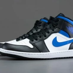 Nike Air Jordan 1 Mid White Black Racer Blue 554724-140 Maat 44 Wit;Zwart;Blauw 18 Nike Air Jordan 1 Mid White Black Racer Blue 554724-140 Maat 44 Wit;Zwart;Blauw -Dames-schoenen Winkel 550x366 69