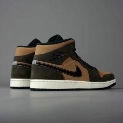 Nike Air Jordan 1 Mid Se ''Dark Chocolate'', DC7294-200, Maat 41, Bruin -Dames-schoenen Winkel 550x366 7