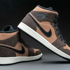 Nike Air Jordan 1 Mid Se ''Dark Chocolate'', DC7294-200, Maat 41, Bruin -Dames-schoenen Winkel 550x366 9