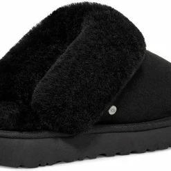 UGG W Classic Slipper II Dames Sloffen - Black - Maat 39 24 UGG W Classic Slipper II Dames Sloffen - Black - Maat 39 -Dames-schoenen Winkel 550x398