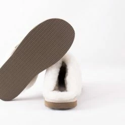 Shepherd Jessica Dames Pantoffels - Stone - Maat 39 29 Shepherd Jessica Dames Pantoffels - Stone - Maat 39 -Dames-schoenen Winkel 550x475 2