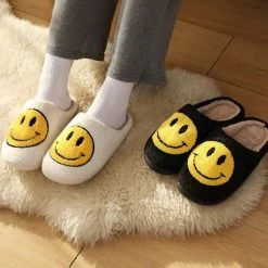 VAASZ - Fluffy Smiley Pantoffels / Sloffen / Slippers / Huisschoenen / Binnenschoenen - WINTERWARM -Dames-schoenen Winkel 550x550 225