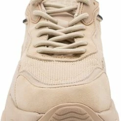 Guess Micola Lage Sneakers - Dames - Beige - Maat 38 37 Guess Micola Lage Sneakers - Dames - Beige - Maat 38 -Dames-schoenen Winkel 550x729 1