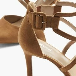 Graceland Bruine Pump Gespsluiting - Maat 38 -Dames-schoenen Winkel 550x731 1