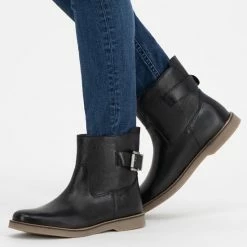 Travelin' Louargat Dames Leren Enkellaarsjes - Boots Vrouwen - Zwart Leer - Maat 39 16 Travelin' Louargat Dames Leren Enkellaarsjes - Boots Vrouwen - Zwart Leer - Maat 39 -Dames-schoenen Winkel 550x794 1
