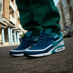 Nike Air Max Classic BW OG | DJ9648-400 | Marina | Grey Jade | Maat EU 43 | Men US 9.5 | UK 8.5 | CM 27.5 17 Nike Air Max Classic BW OG | DJ9648-400 | Marina | Grey Jade | Maat EU 43 | Men US 9.5 | UK 8.5 | CM 27.5 -Dames-schoenen Winkel 550x823 2