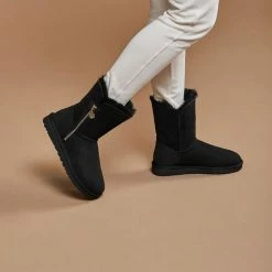 UGG Enkellaarsjes Dames / Laarzen / Damesschoenen - Wol - 1112480 - Zwart - Maat 37 -Dames-schoenen Winkel 550x825 7
